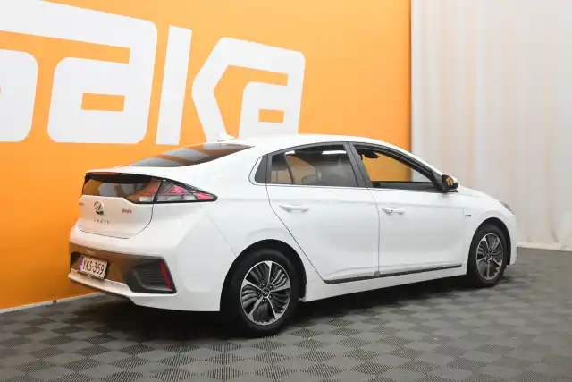 Valkoinen Viistoperä, Hyundai IONIQ plug-in – YKS-359