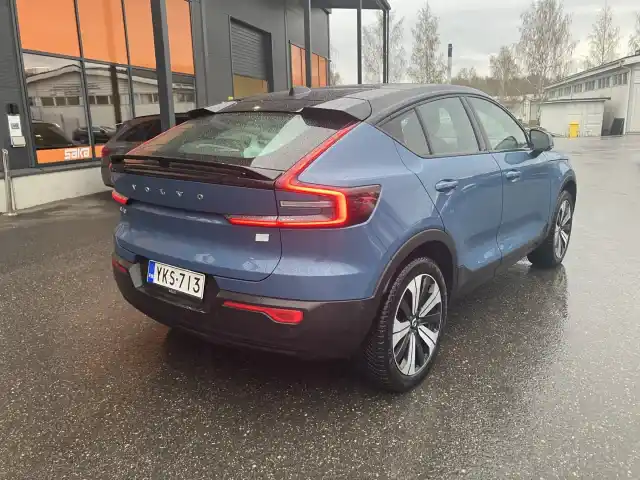 Sininen Maastoauto, Volvo C40 – YKS-713