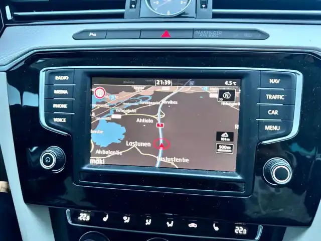 Harmaa Farmari, Volkswagen Passat – YKS-826