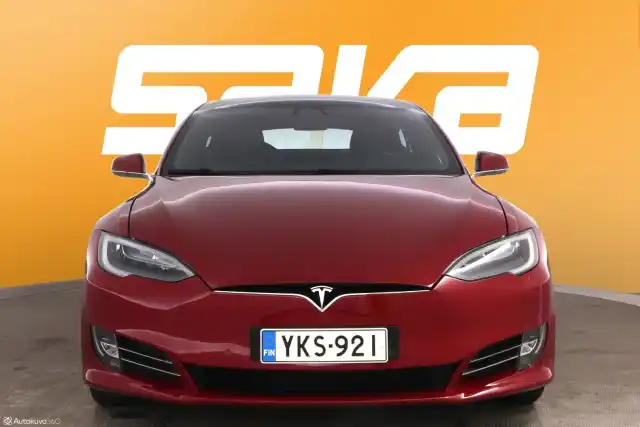 Punainen Viistoperä, Tesla Model S – YKS-921