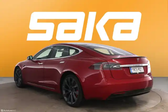 Punainen Viistoperä, Tesla Model S – YKS-921