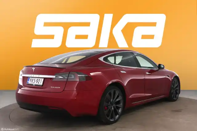 Punainen Viistoperä, Tesla Model S – YKS-921