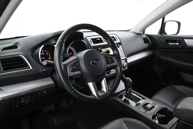Beige Farmari, Subaru Outback – YKU-501