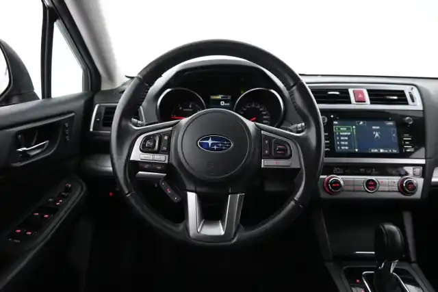 Beige Farmari, Subaru Outback – YKU-501