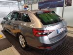 Harmaa Farmari, Skoda Superb – YKX-248, kuva 2