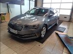 Harmaa Farmari, Skoda Superb – YKX-248, kuva 1