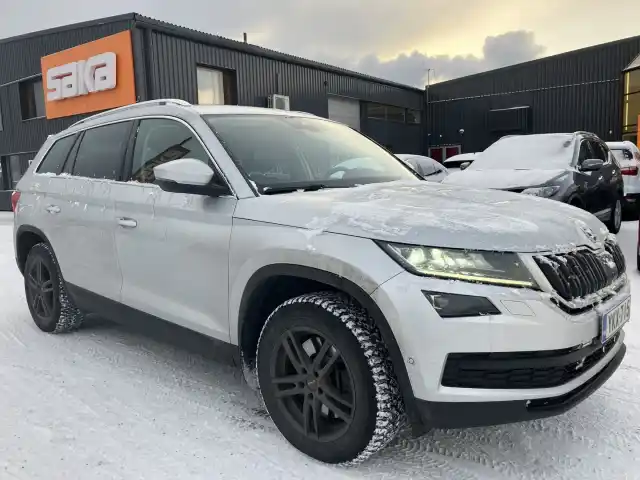 Harmaa Farmari, Skoda Kodiaq – YKX-715