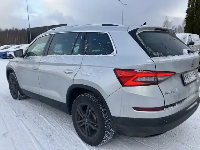 Harmaa Farmari, Skoda Kodiaq – YKX-715