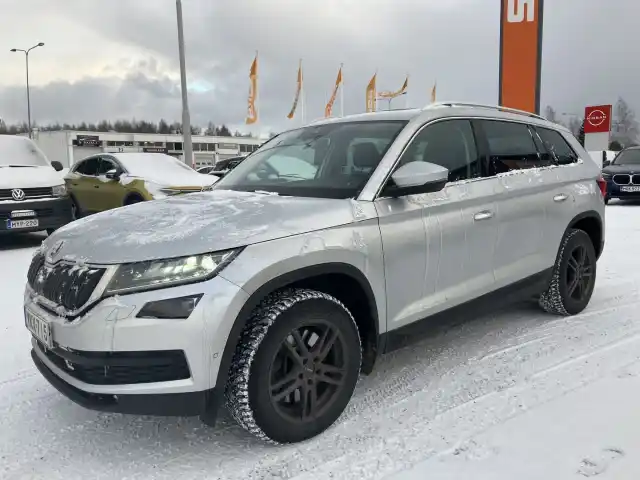 Harmaa Farmari, Skoda Kodiaq – YKX-715