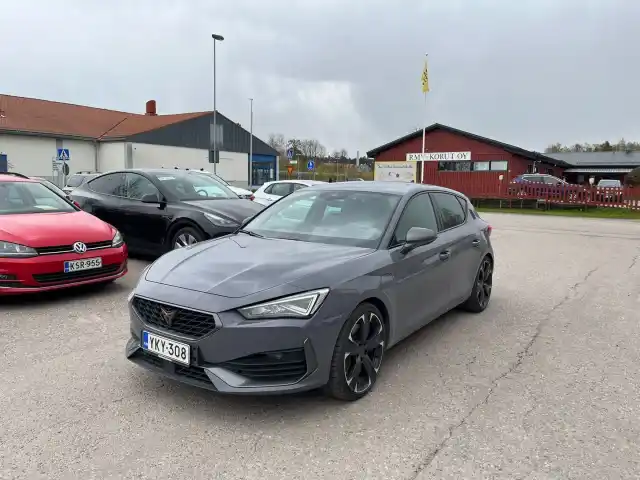 Harmaa Viistoperä, Cupra Leon – YKY-308