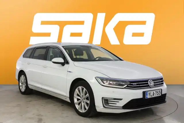 Valkoinen Farmari, Volkswagen Passat – YLA-753
