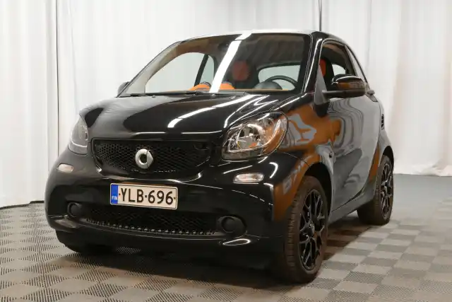 Musta Coupe, Smart fortwo – YLB-696