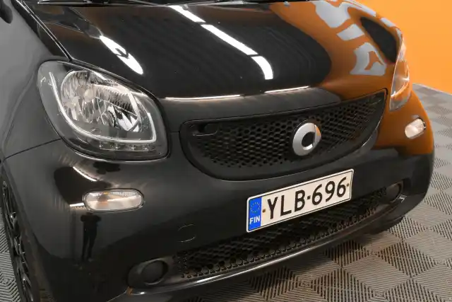 Musta Coupe, Smart fortwo – YLB-696