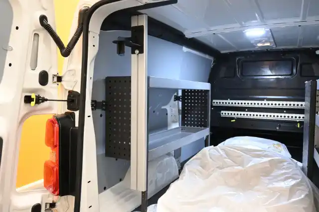 Valkoinen Pakettiauto, Toyota Proace – YLB-906