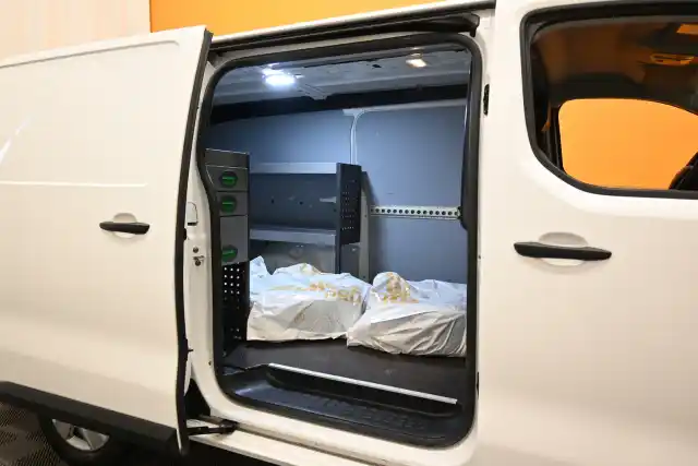 Valkoinen Pakettiauto, Toyota Proace – YLB-906