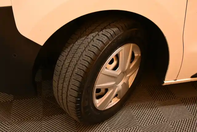 Valkoinen Pakettiauto, Toyota Proace – YLB-906