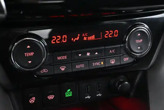 Sininen Maastoauto, Mitsubishi Eclipse Cross – YLC-398