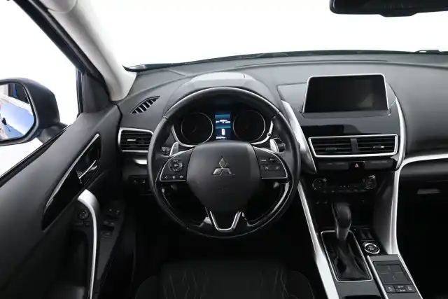 Sininen Maastoauto, Mitsubishi Eclipse Cross – YLC-403