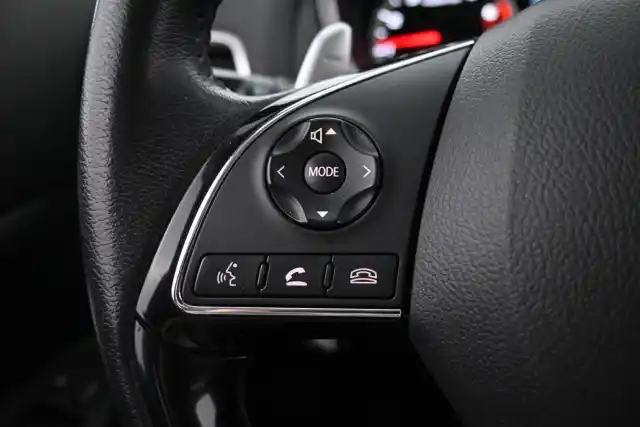 Sininen Maastoauto, Mitsubishi Eclipse Cross – YLC-403