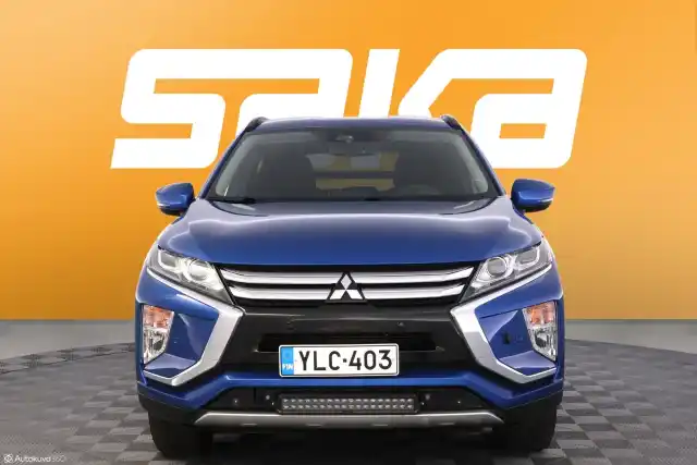 Sininen Maastoauto, Mitsubishi Eclipse Cross – YLC-403