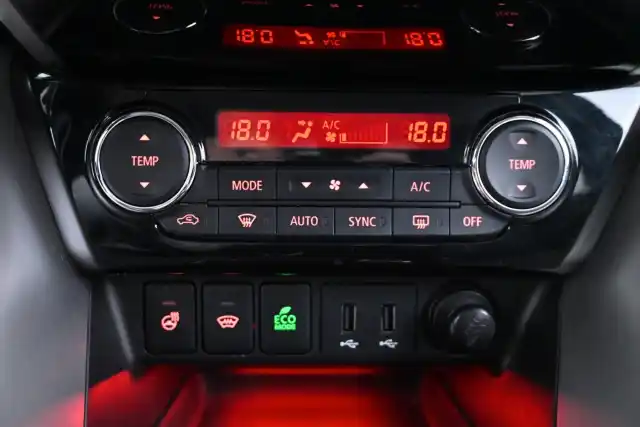 Sininen Maastoauto, Mitsubishi Eclipse Cross – YLC-403