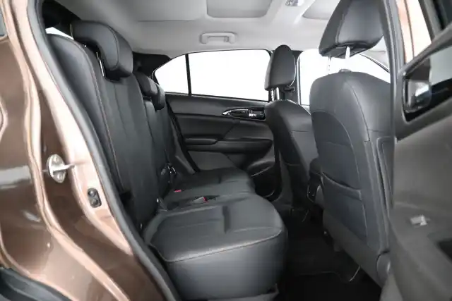 Ruskea (beige) Maastoauto, Mitsubishi Eclipse Cross – YLC-404