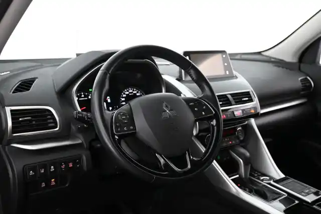Ruskea (beige) Maastoauto, Mitsubishi Eclipse Cross – YLC-404