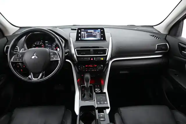 Ruskea (beige) Maastoauto, Mitsubishi Eclipse Cross – YLC-404