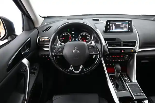 Ruskea (beige) Maastoauto, Mitsubishi Eclipse Cross – YLC-404