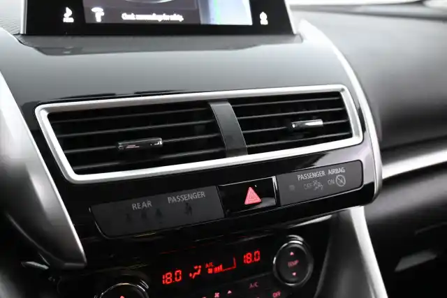 Ruskea (beige) Maastoauto, Mitsubishi Eclipse Cross – YLC-404