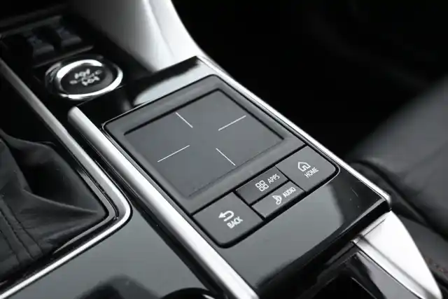Ruskea (beige) Maastoauto, Mitsubishi Eclipse Cross – YLC-404