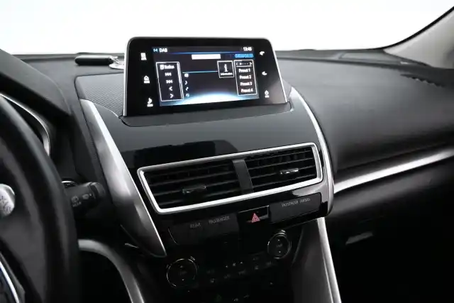 Ruskea (beige) Maastoauto, Mitsubishi Eclipse Cross – YLC-404