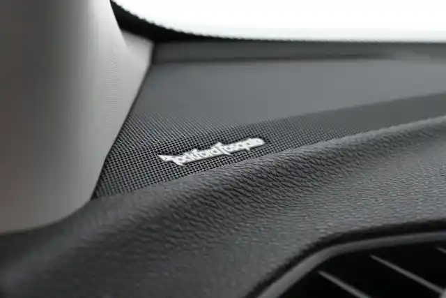 Ruskea (beige) Maastoauto, Mitsubishi Eclipse Cross – YLC-404