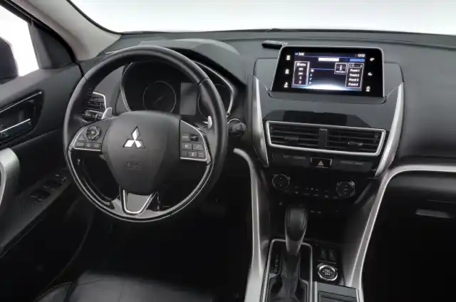 Ruskea (beige) Maastoauto, Mitsubishi Eclipse Cross – YLC-404