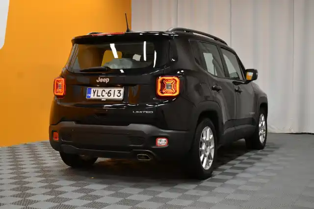 Musta Maastoauto, Jeep Renegade – YLC-613