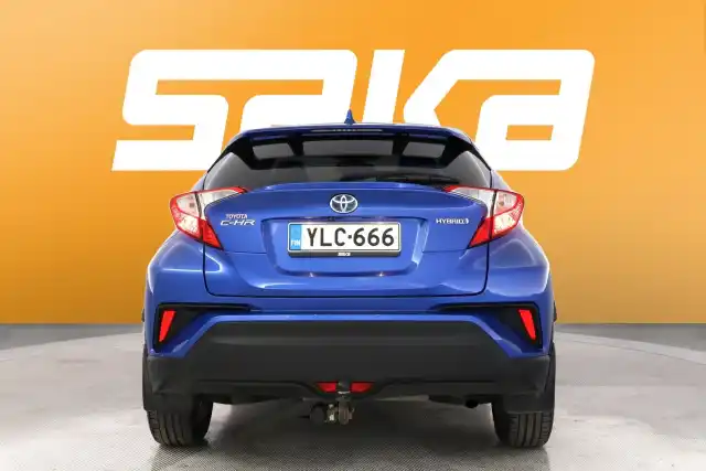 Sininen Maastoauto, Toyota C-HR – YLC-666