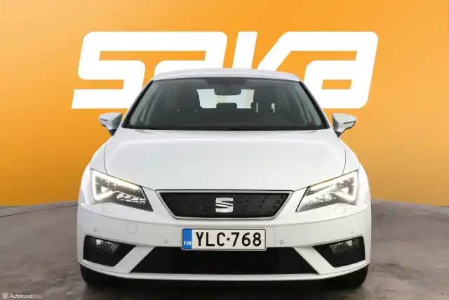 Valkoinen Viistoperä, Seat Leon – YLC-768