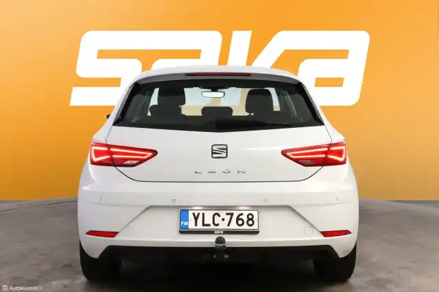 Valkoinen Viistoperä, Seat Leon – YLC-768