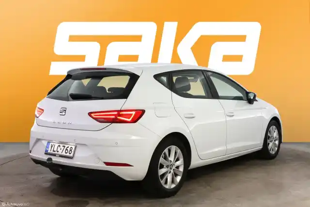 Valkoinen Viistoperä, Seat Leon – YLC-768