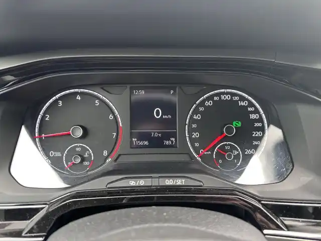 Musta Viistoperä, Volkswagen Polo – YLC-869