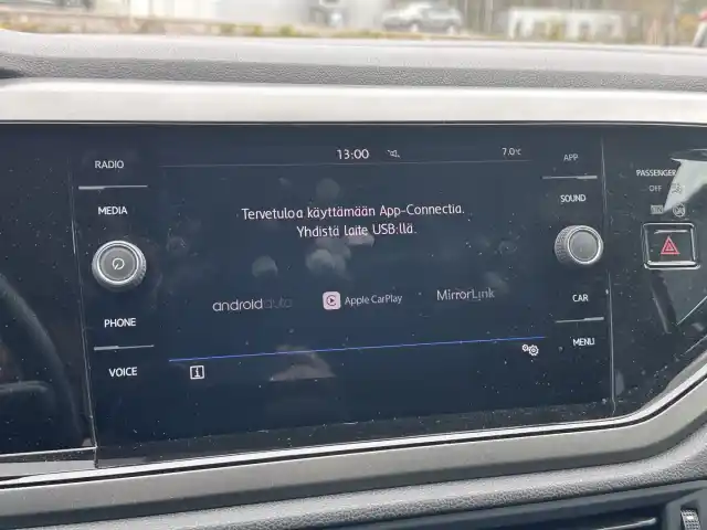Musta Viistoperä, Volkswagen Polo – YLC-869