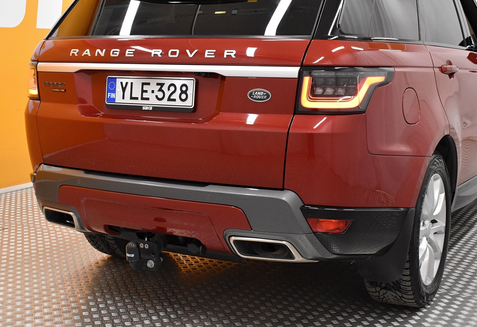 Punainen Maastoauto, Land Rover Range Rover Sport – YLE-328