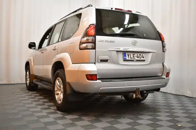 Hopea Maastoauto, Toyota Land Cruiser – YLE-404