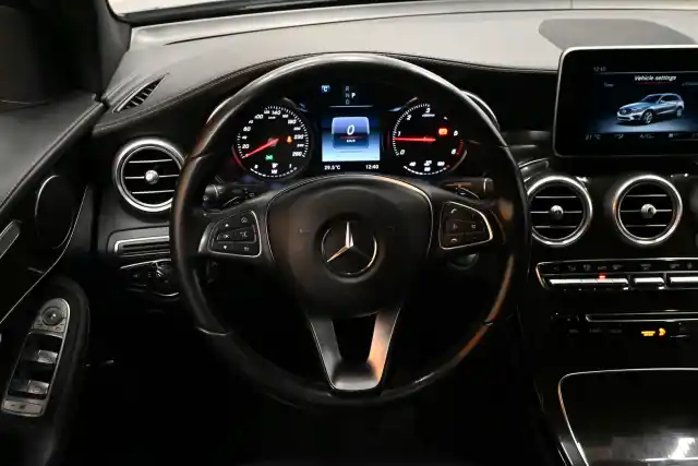 Musta Farmari, Mercedes-Benz GLC – YLE-577