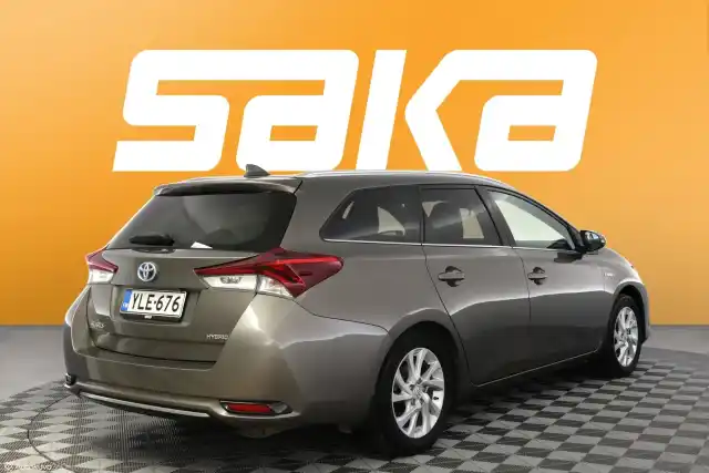Harmaa Farmari, Toyota Auris – YLE-676