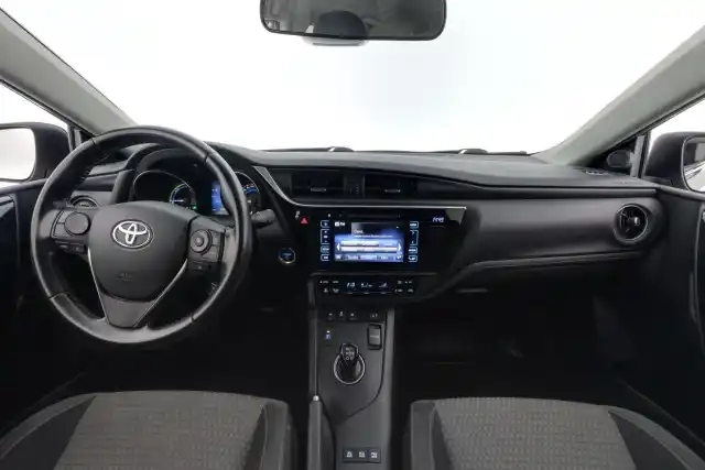 Harmaa Farmari, Toyota Auris – YLE-676