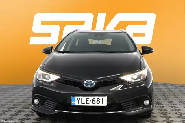 Musta Farmari, Toyota Auris – YLE-681