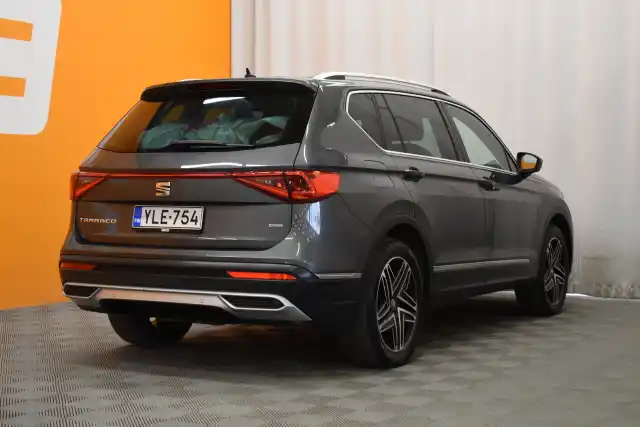 Harmaa Maastoauto, Seat Tarraco – YLE-754