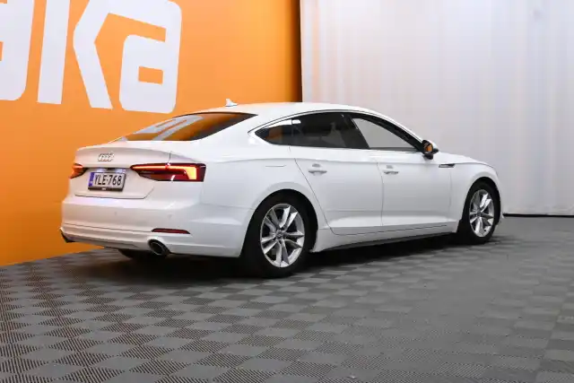 Valkoinen Viistoperä, Audi A5 – YLE-768