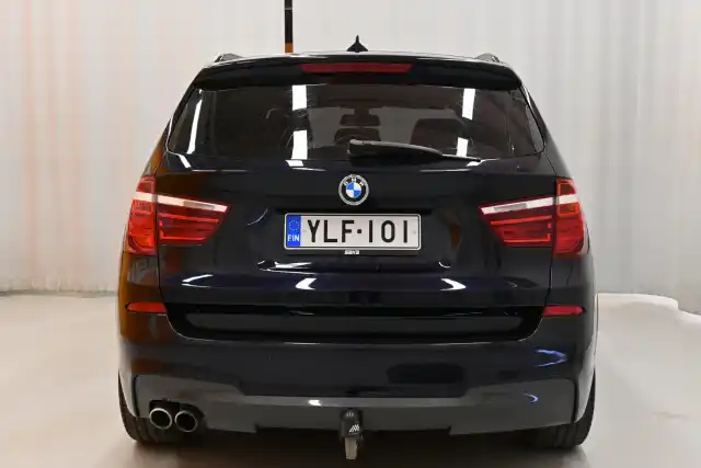 Sininen Maastoauto, BMW X3 – YLF-101